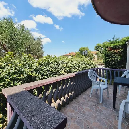 Nika 아파트 비빈제